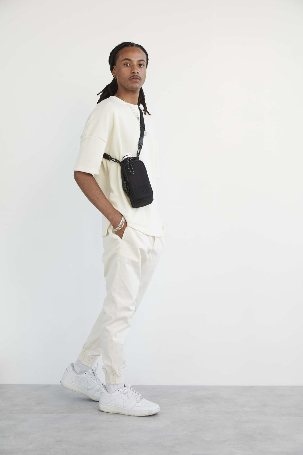 The Water Bottle Sling in Black - Image 4