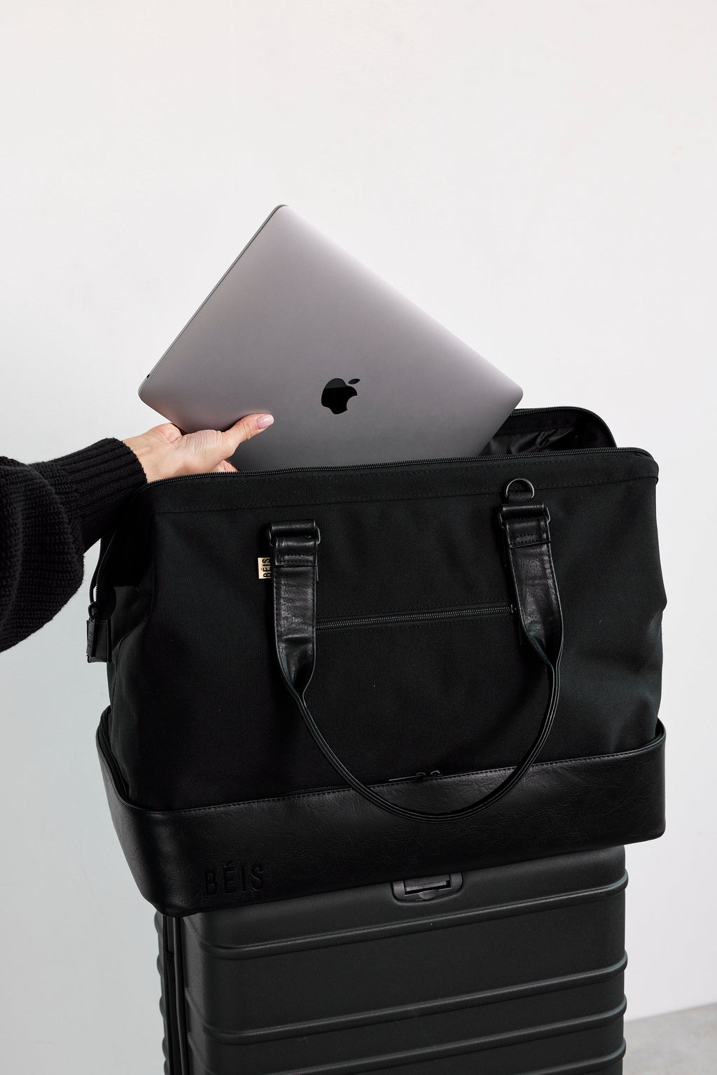 The Weekender in Black - Image 6