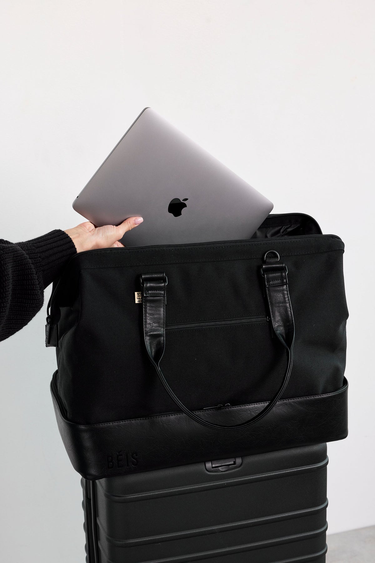 The Weekender in Black - Image 6