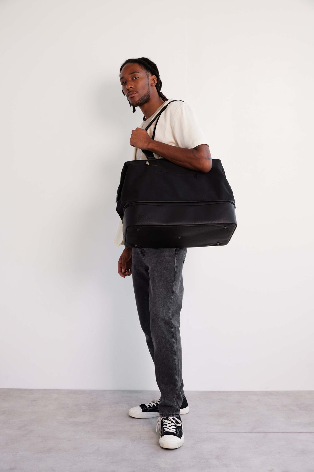 The Weekender in Black - Image 5