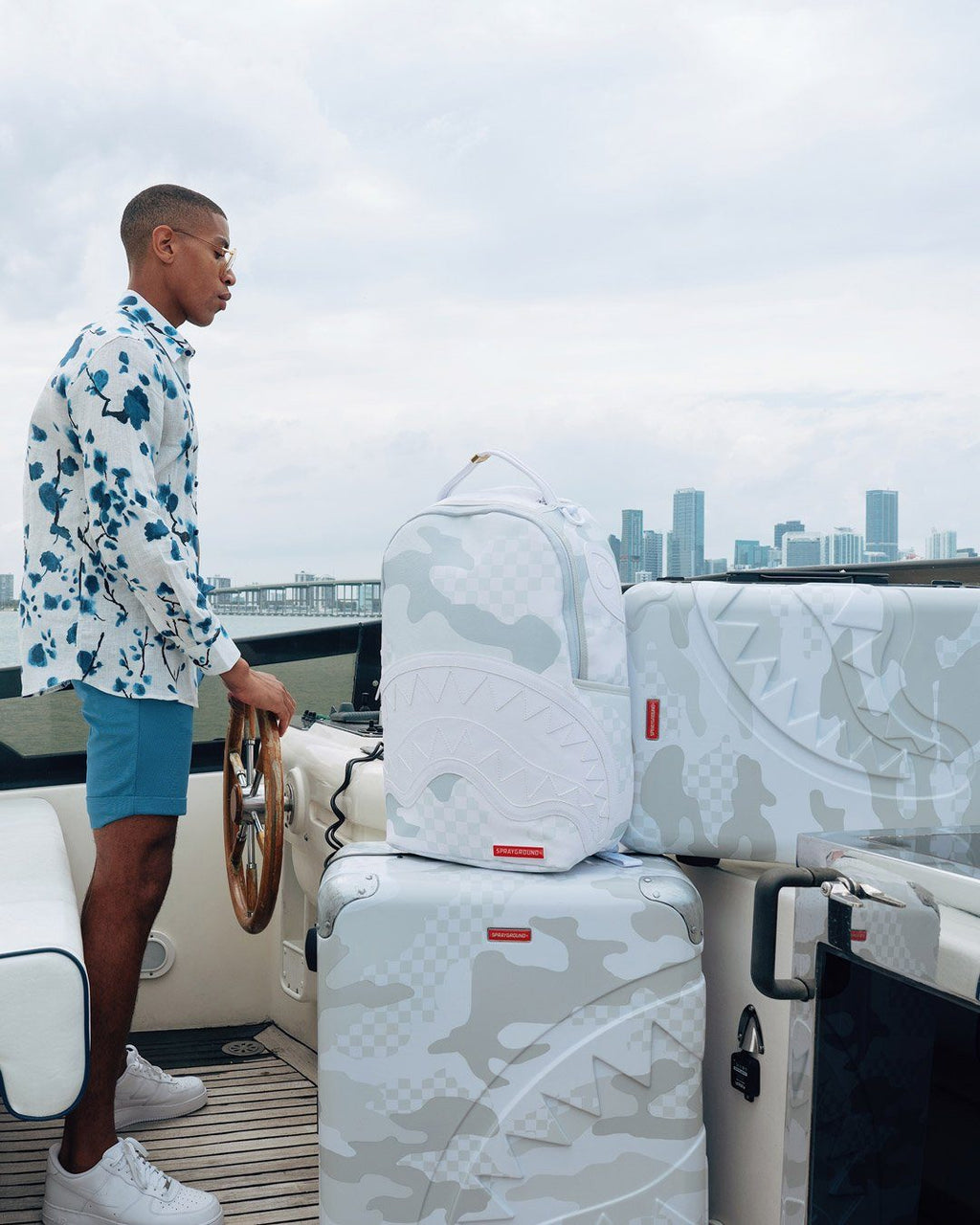 3AM Le Blanc Sharknautics Hardshell Carry-On Luggage - Image 2