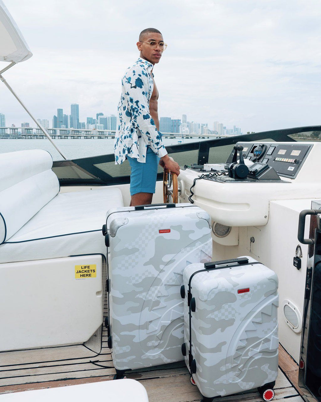 3AM Le Blanc Luggage Set - Image 3