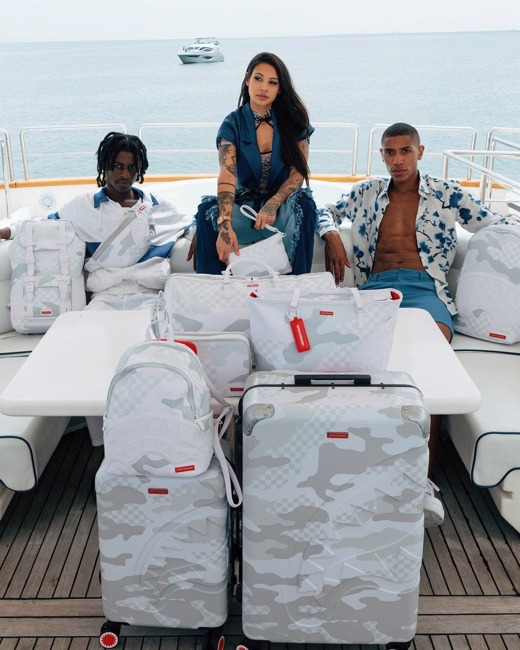 3AM Le Blanc Sharknautics Hardshell Full-Size Luggage - Image 9