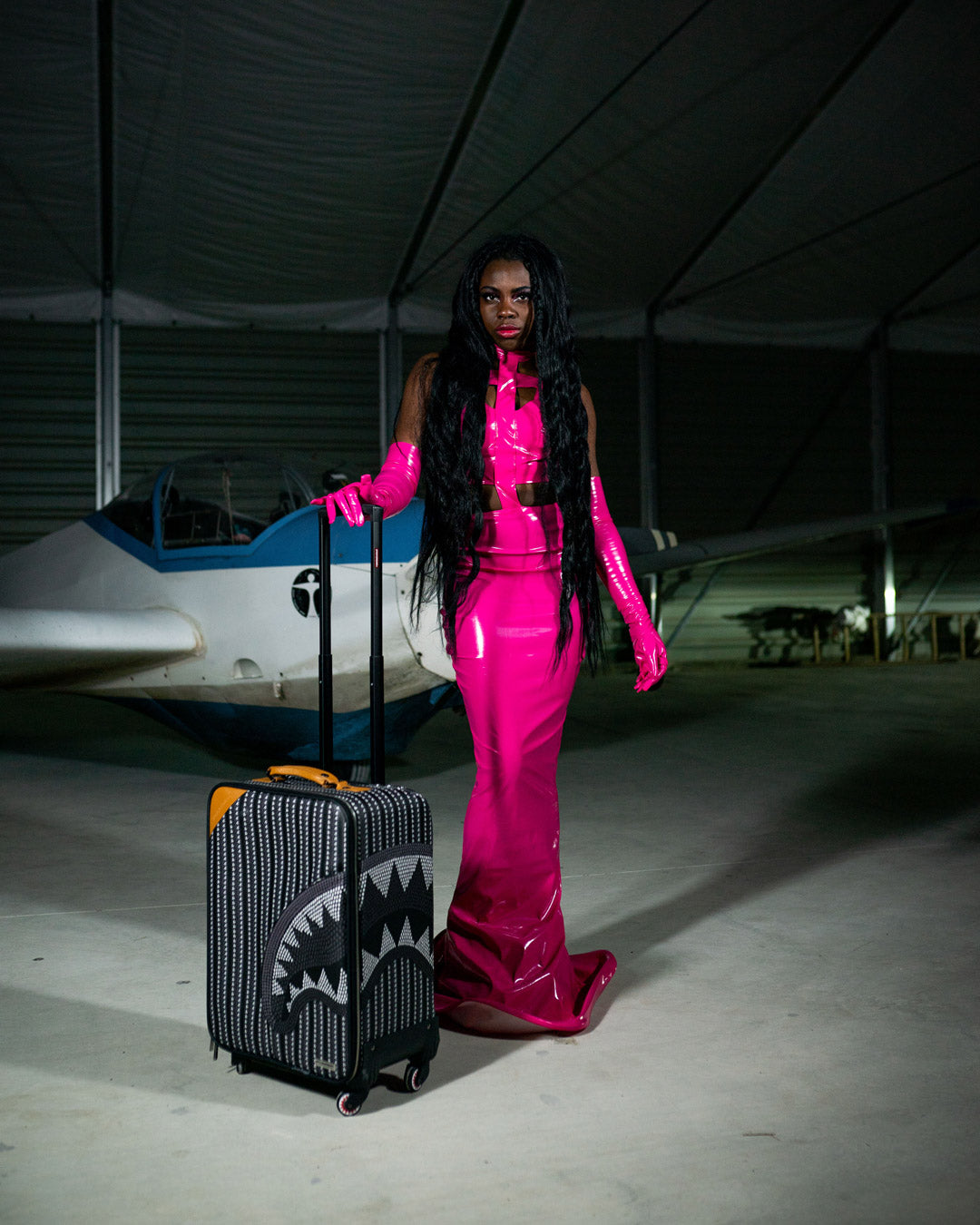 Illuchains Jetsetter Carry-On Luggage - Image 2
