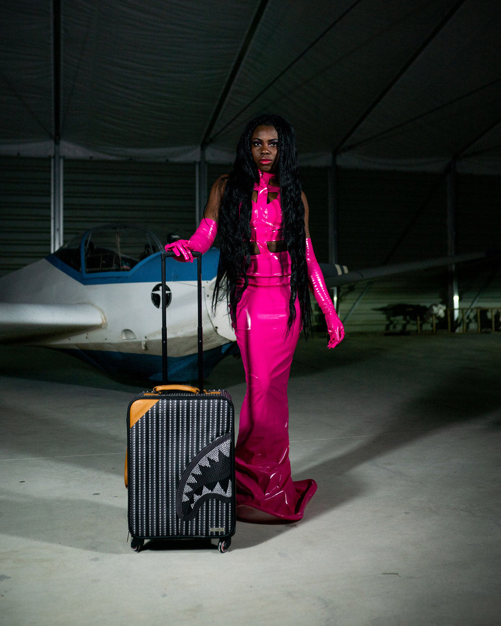 Illuchains Jetsetter Carry-On Luggage - Image 6