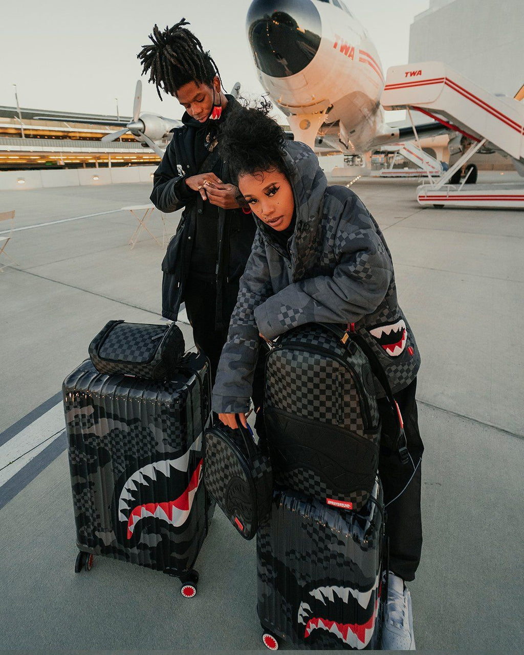 3AM Sharknautics 2 PC Luggage Set - Image 12