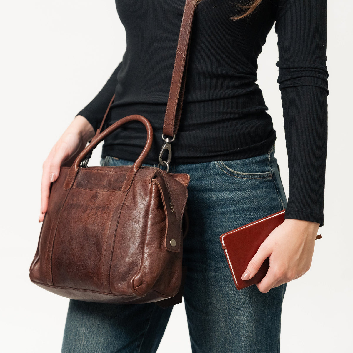 James Leather Crossbody Bag - Image 21
