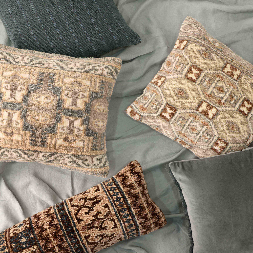 Daphne Pillow - Image 12