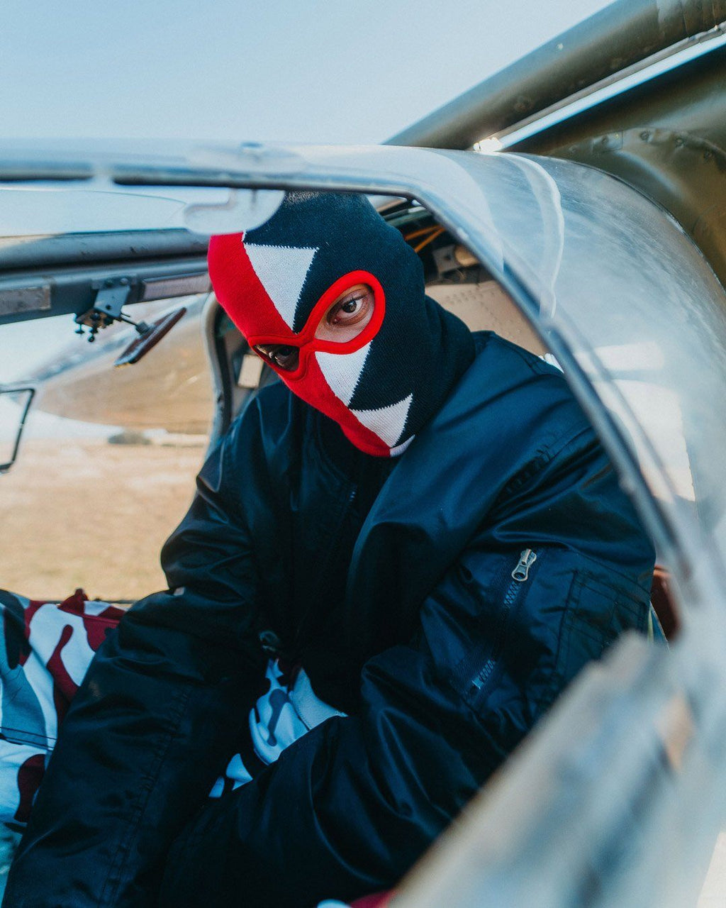 Vertical Shark Ski Mask - Image 6