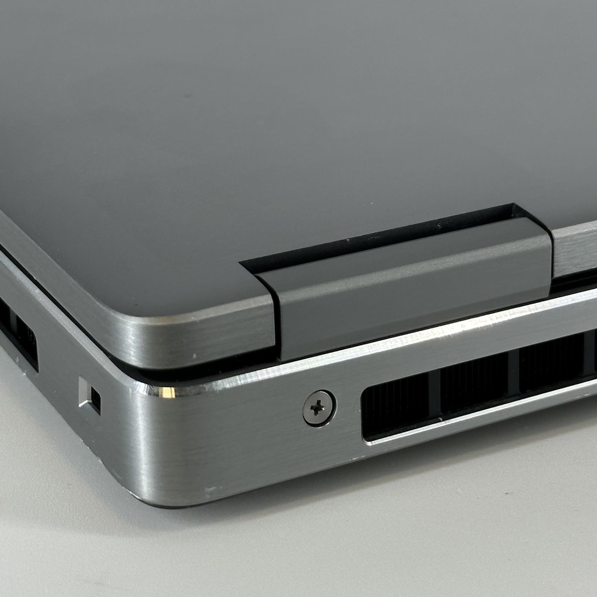 Dell Precision 7740 17.3 Gray 2.6 GHz Intel Core i7 9th Gen. 16GB RAM 512GB Solid State Drive 512GB Solid State - Image 14