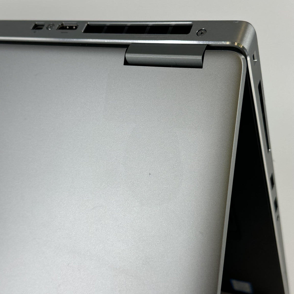 Dell Precision 7740 17.3 Gray 2.6 GHz Intel Core i7 9th Gen. 16GB RAM 512GB Solid State Drive 512GB Solid State - Image 7