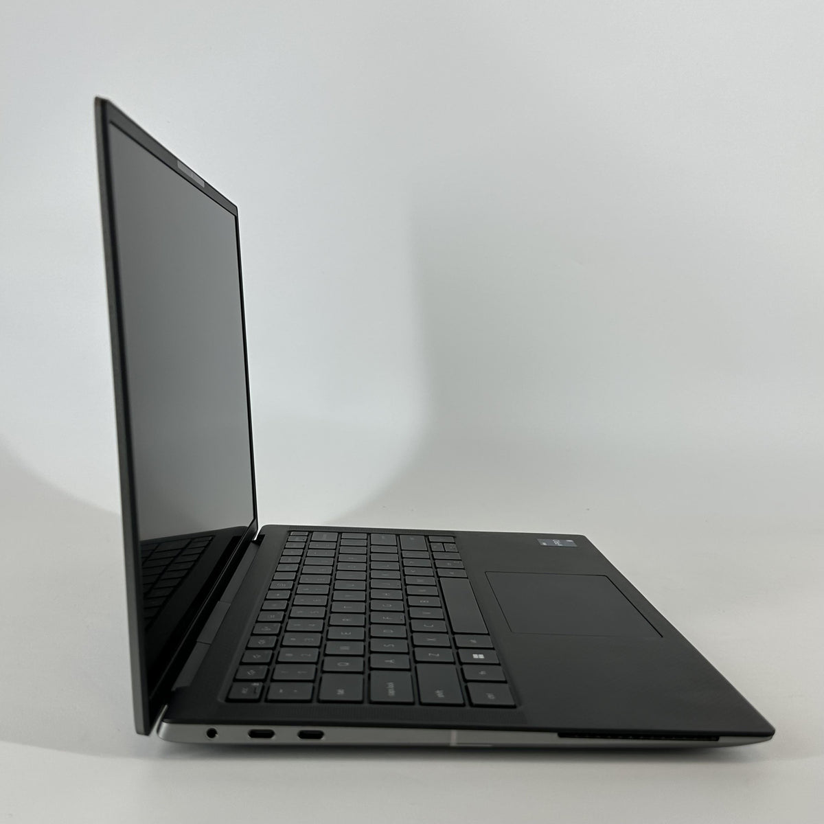 Dell Precision 5470 14 Gray 2.5 GHz Intel Core i9 12th Gen. 32GB RAM 1TB Solid State Drive NVIDIA RTX A1000 4 GB - Image 6