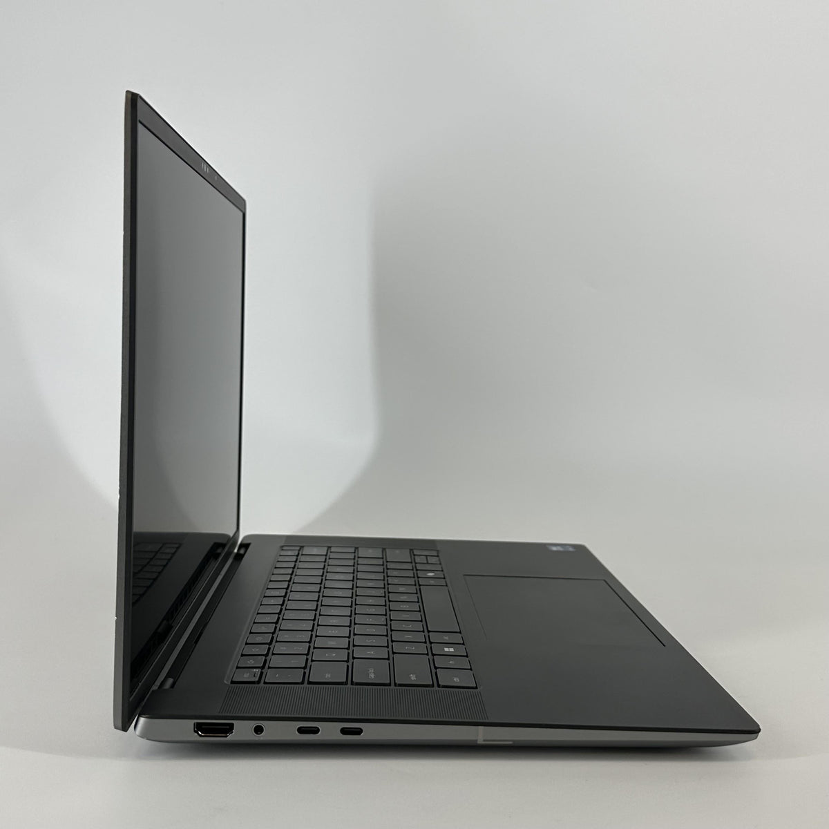 Dell Precision 5690 16 Gray 2.5 GHz Intel Core Ultra 9 64GB RAM 1TB Solid State Drive NVIDIA RTX 4000 Ada 12 GB - Image 9