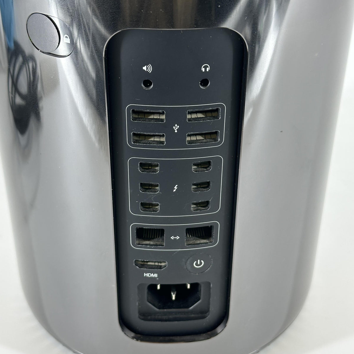 Apple Mac Pro Late 2013 Black 3.5 GHz 6-Core Intel Xeon E5 64GB RAM 512GB Solid State Drive AMD FirePro D500 3 GB - Image 7