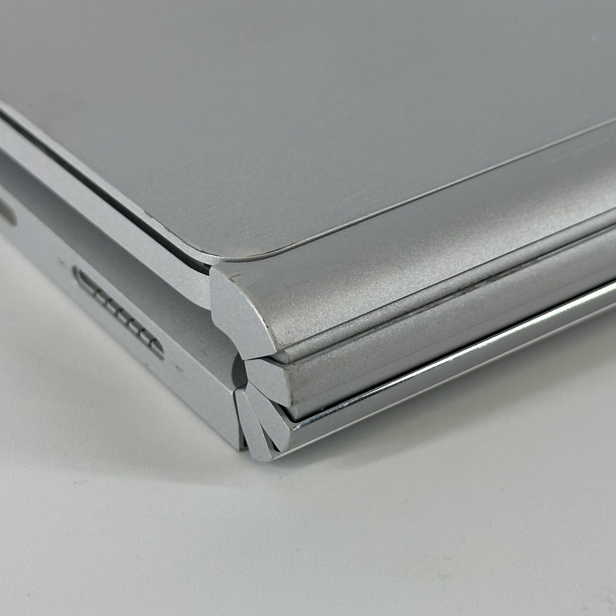 Microsoft Surface Book 3 13.5 Silver 1.3 GHz Intel Core i7 10th Gen. 16GB RAM 256GB Solid State Drive - Image 16
