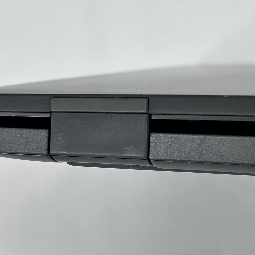 Dell Latitude 7430 14 Gray 1.7 GHz Intel Core i7 12th Gen. 16GB RAM 512GB Solid State Drive - Image 13