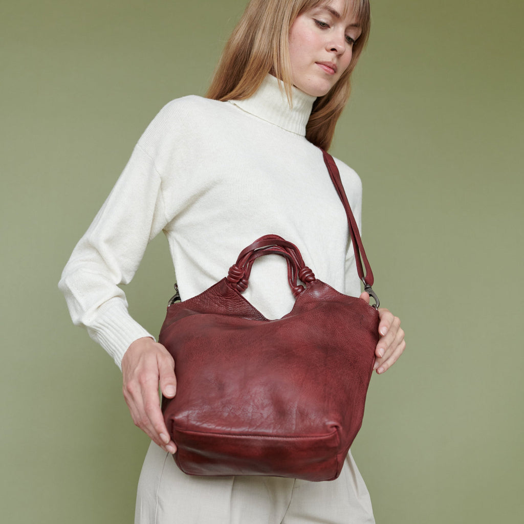 Nash Leather Crossbody Bag - Image 7