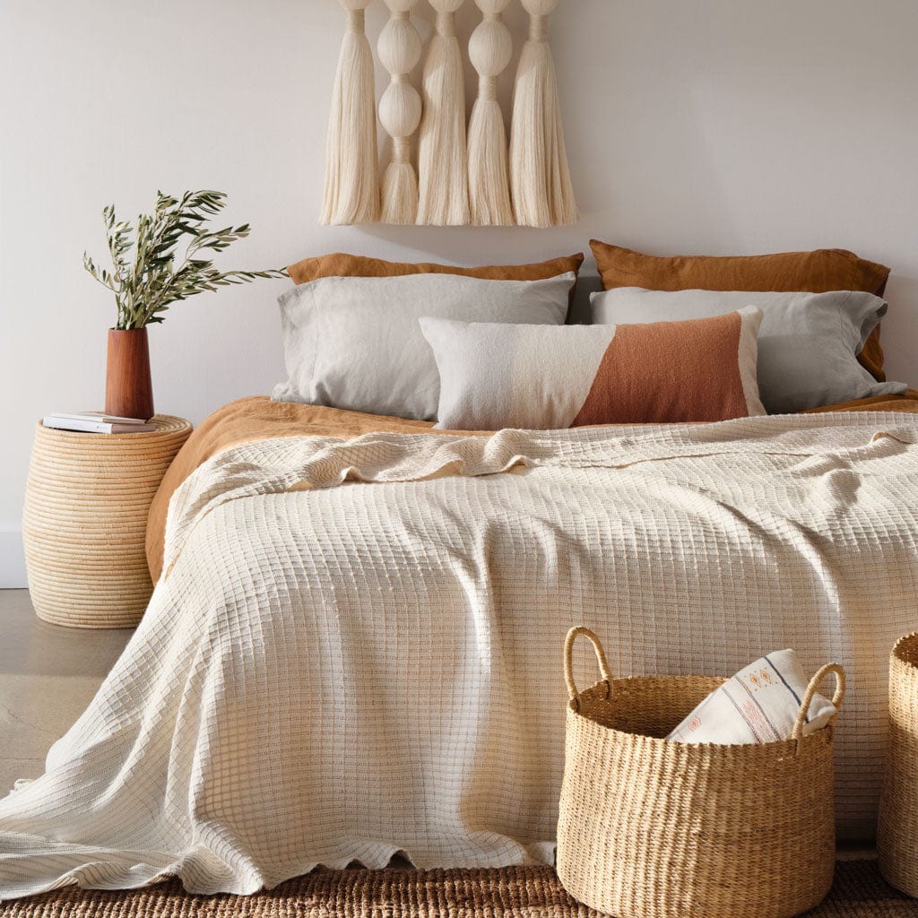La Leña Luxe Alpaca Bed Blanket - Image 2