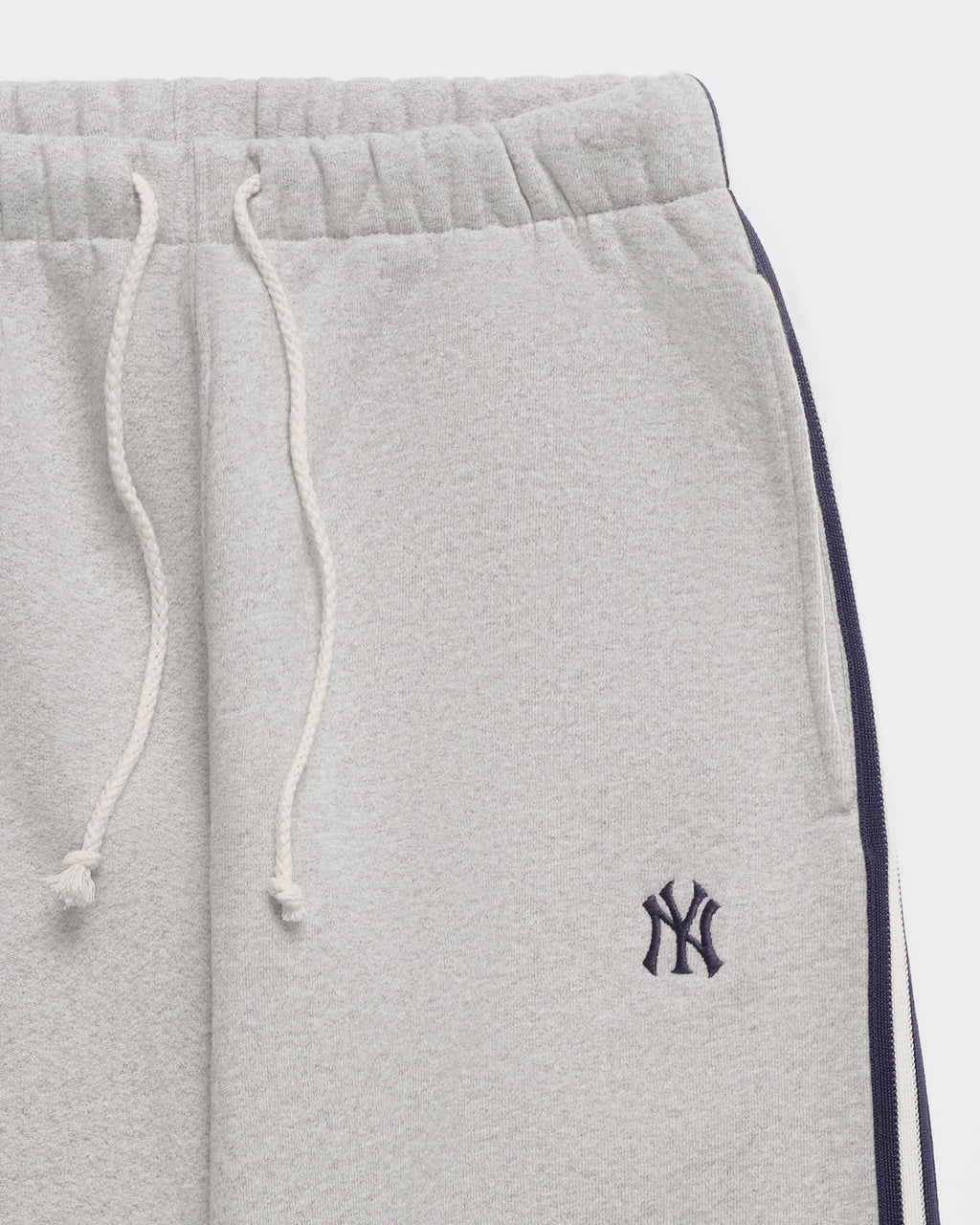 Yankees Stripe Fleece Straight Sweatpant - Image 2