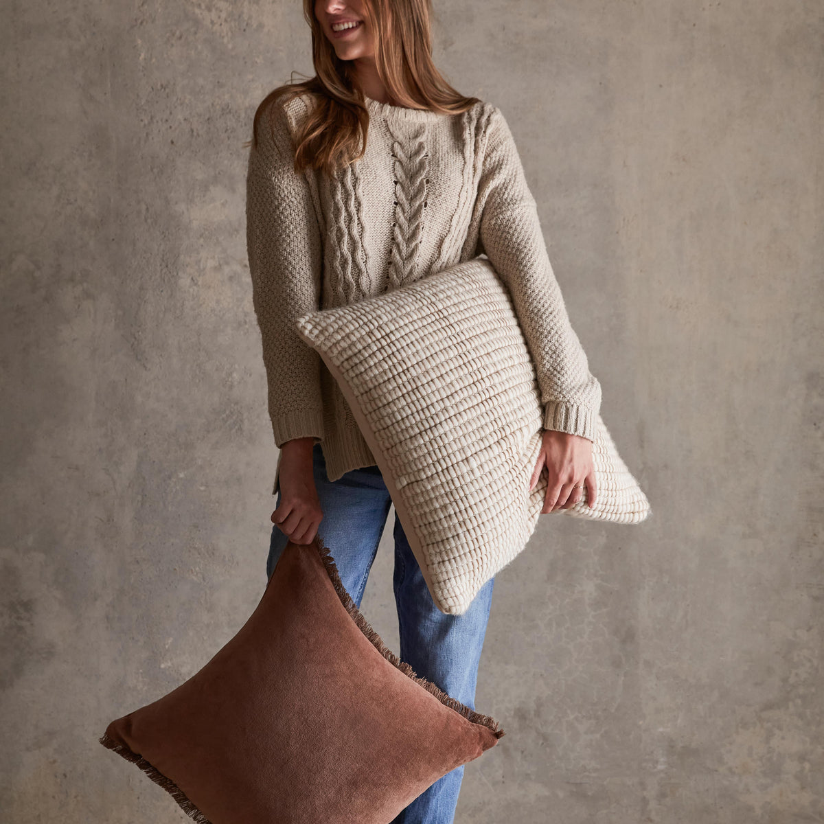 Naveta Velvet Pillow - Image 27