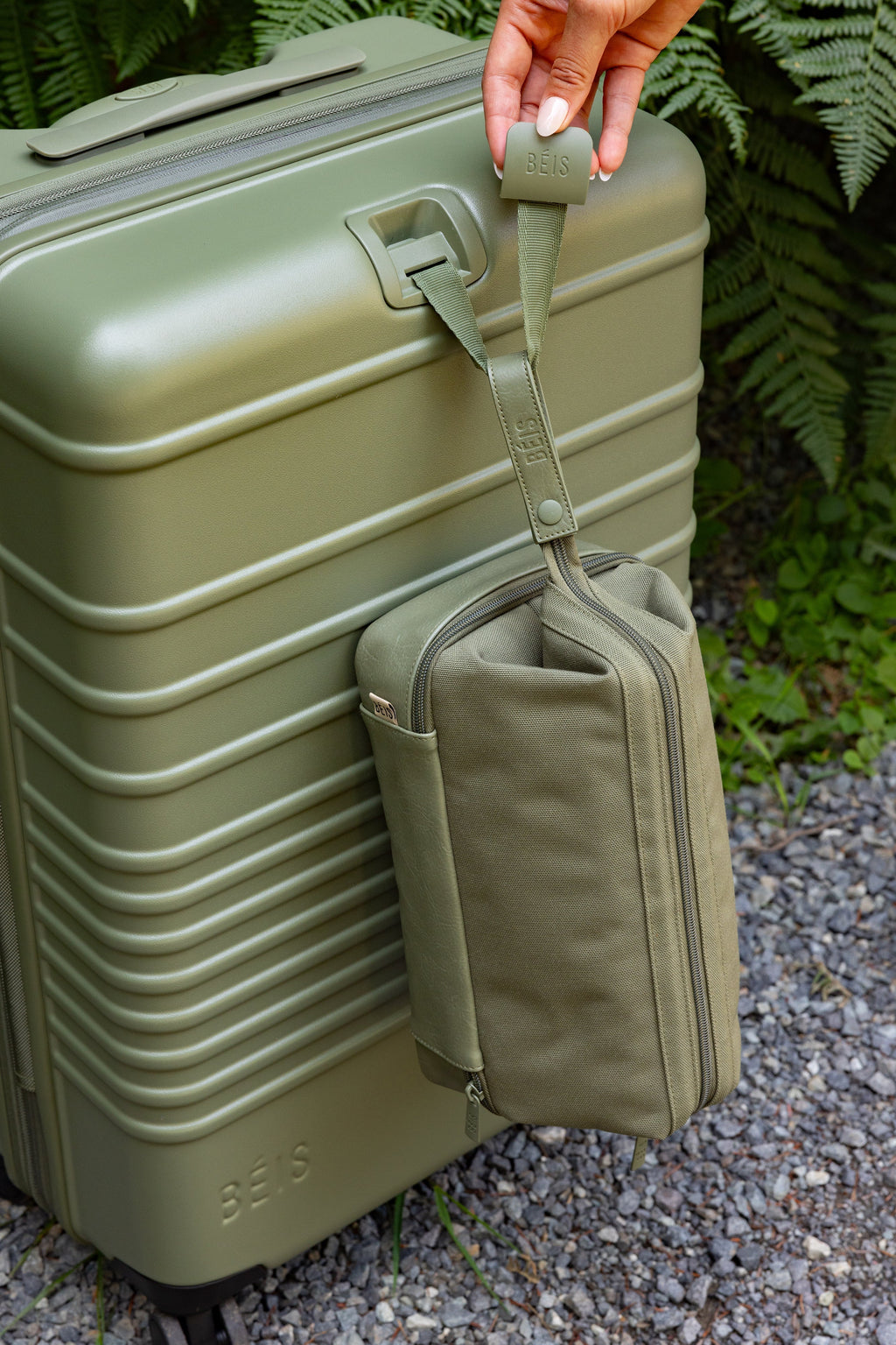 Resale The Dopp Kit in Olive - Image 5