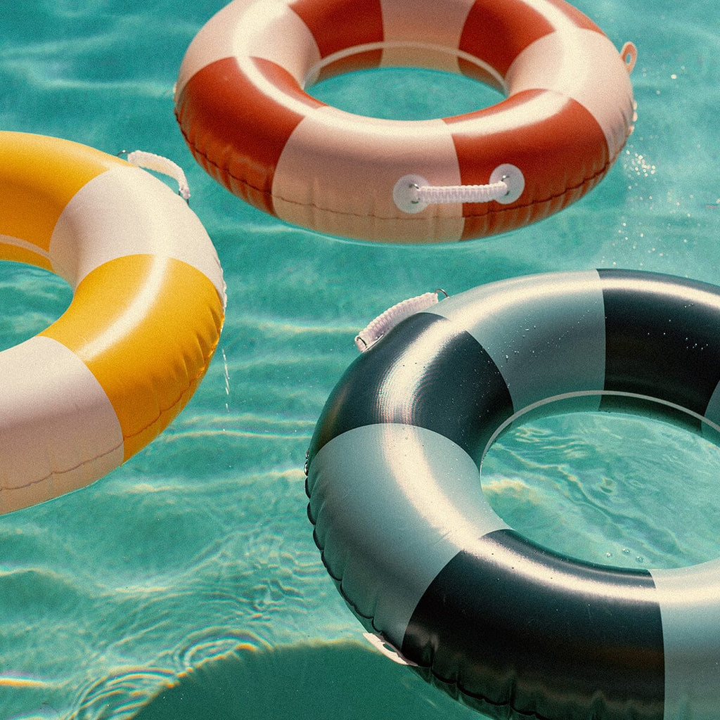 The Classic Pool Float - Image 7