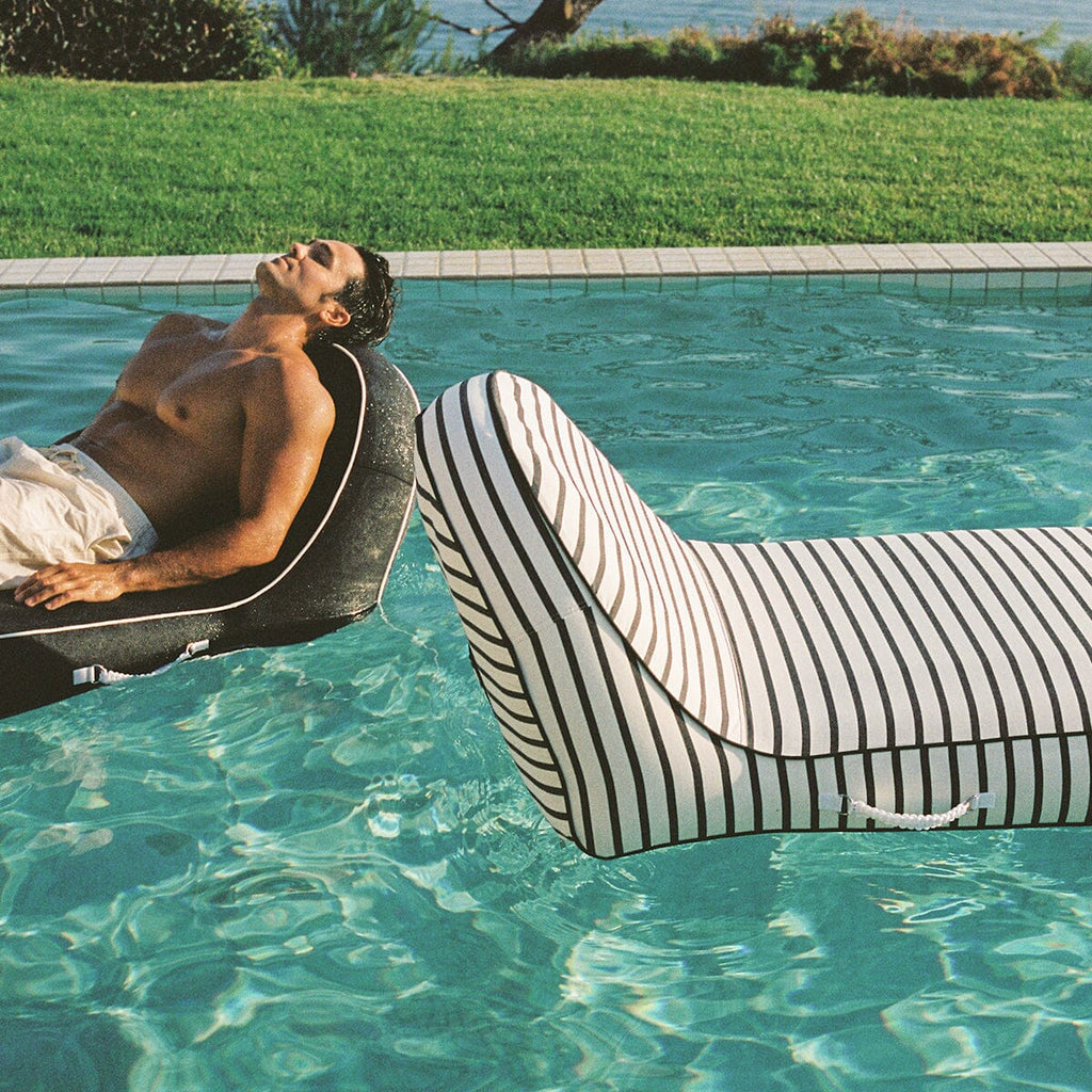 The Pool Lounger - Image 9