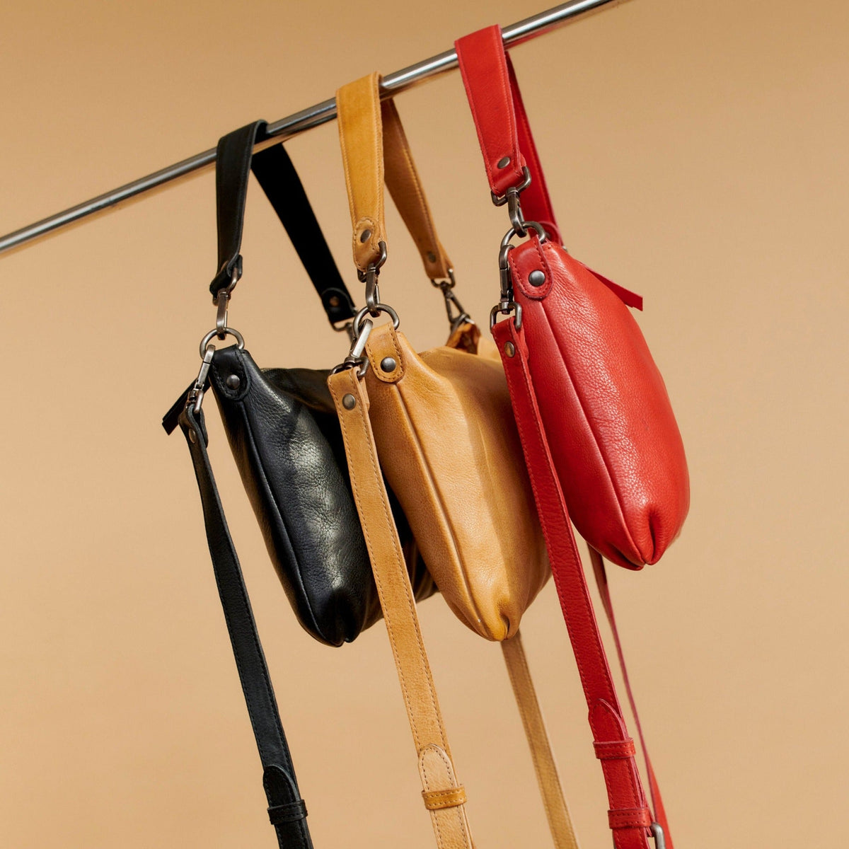 Stevie Leather Crossbody Bag - Image 22