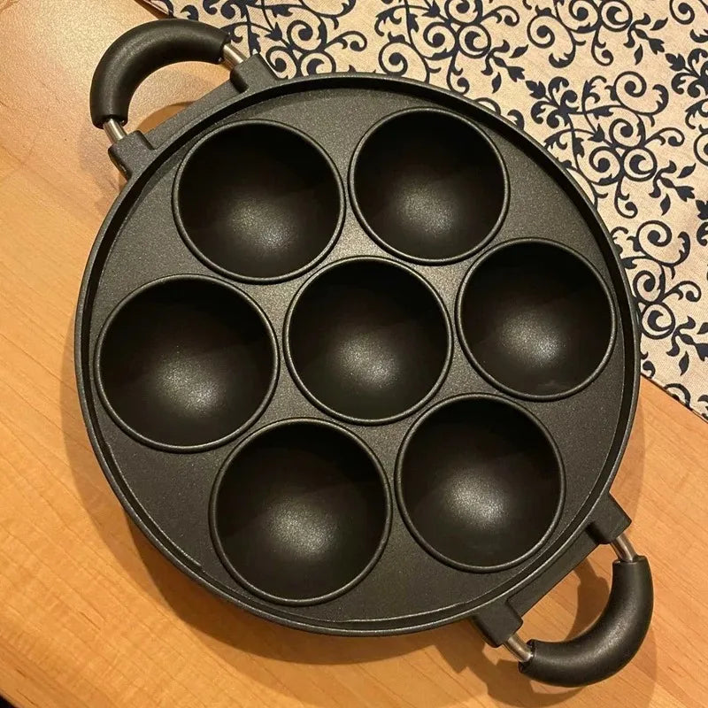 7 Hole Cake Cooking Pan Cast Iron Omelette Pan Non-stick Cooking Pot Breakfast Egg Cooking Pie Cake Mold Cookware Kitchenware