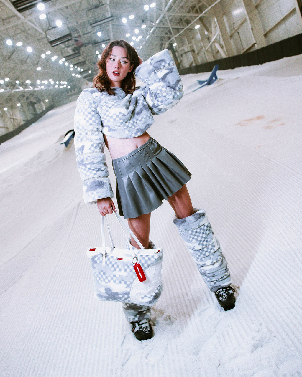 3AM Plush Swiss Alps Tote - Image 4