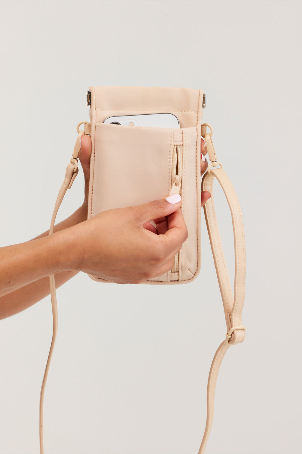 Resale The ID Crossbody Bag in Beige - Image 8