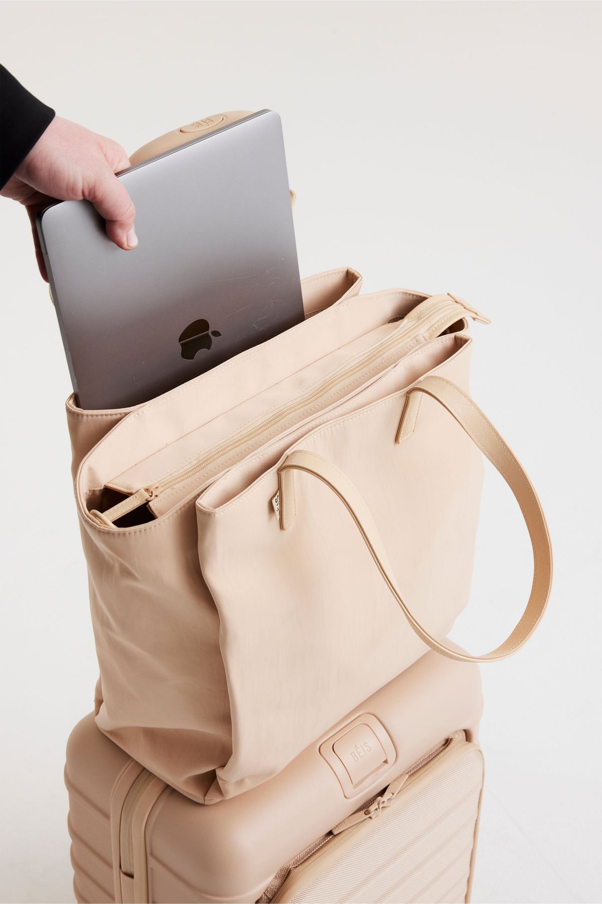 Resale The Commuter Tote in Beige - Image 6
