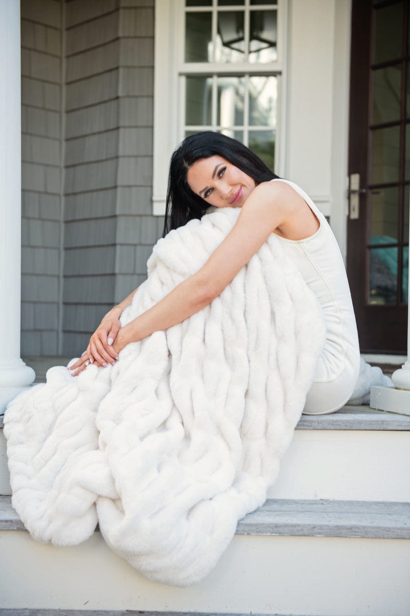 Hugs Cream Blanket - Image 4