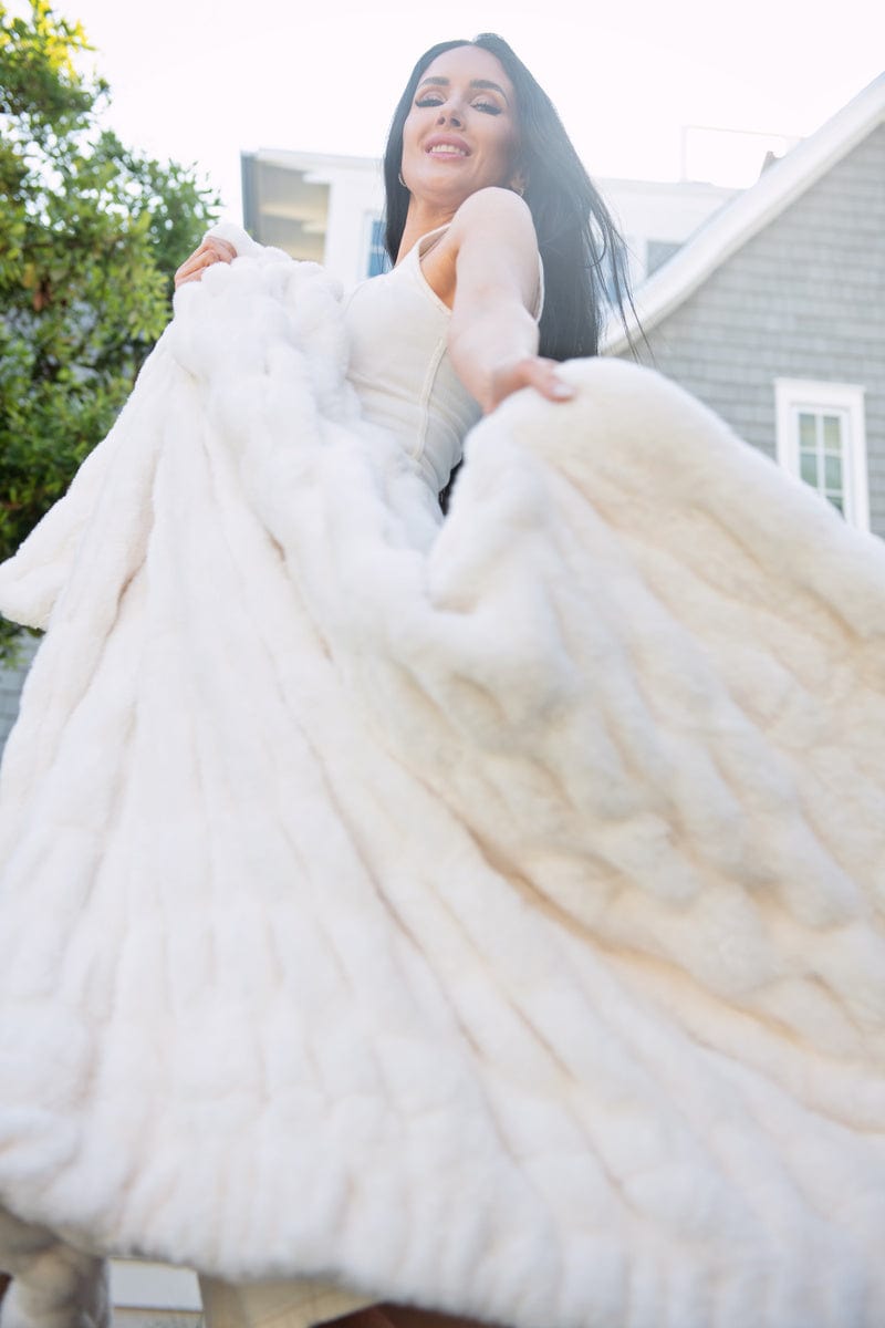 Hugs Cream Blanket - Image 2
