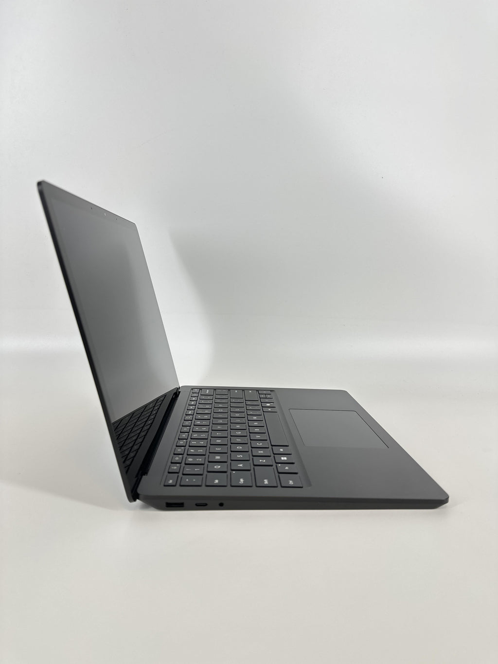 Microsoft Surface Laptop 6 13.5 Black 3.8 GHz Intel Core Ultra 7 16GB RAM 512GB Solid State Drive - Image 4