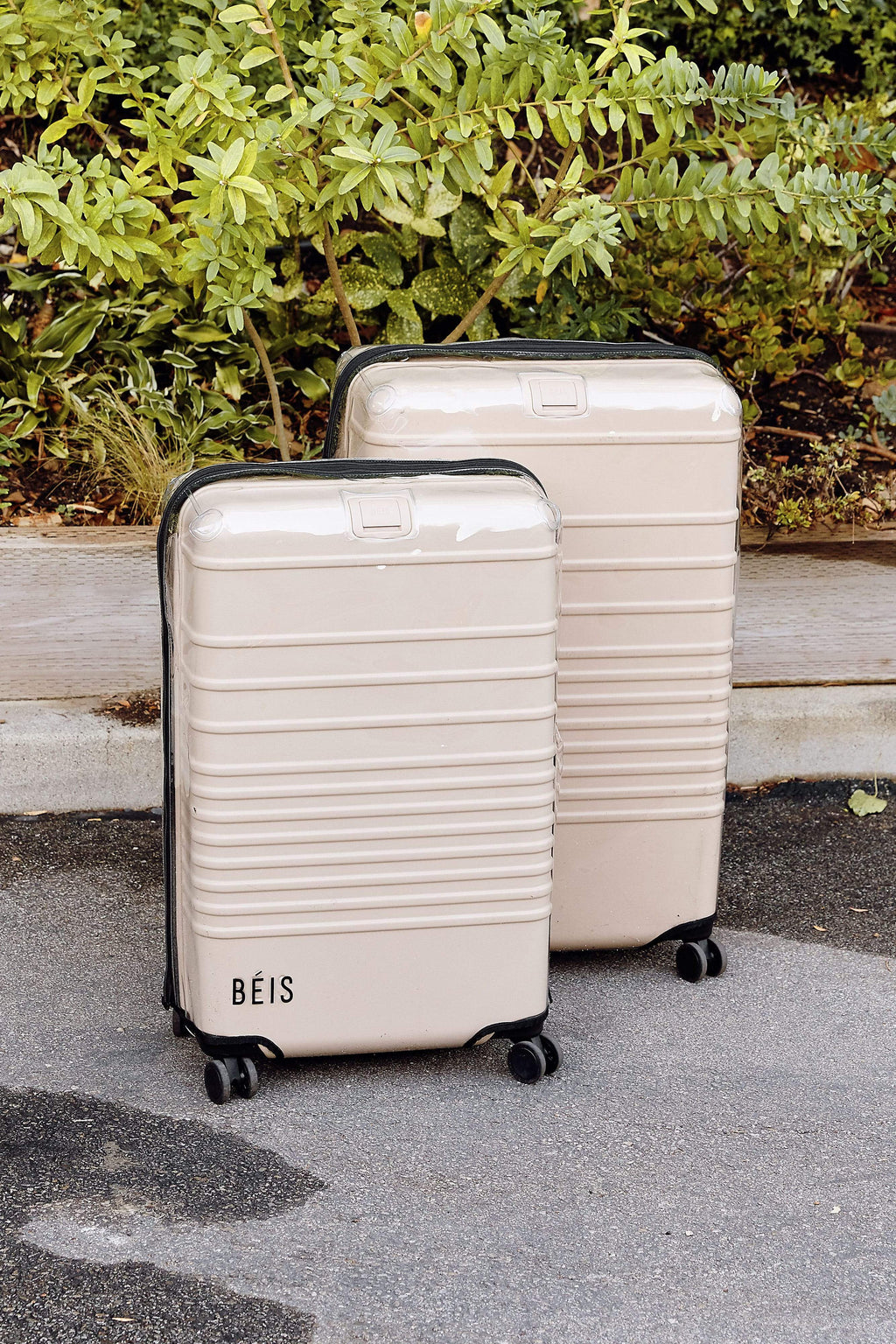 The Medium Check-In Roller Luggage Cover - Image 5