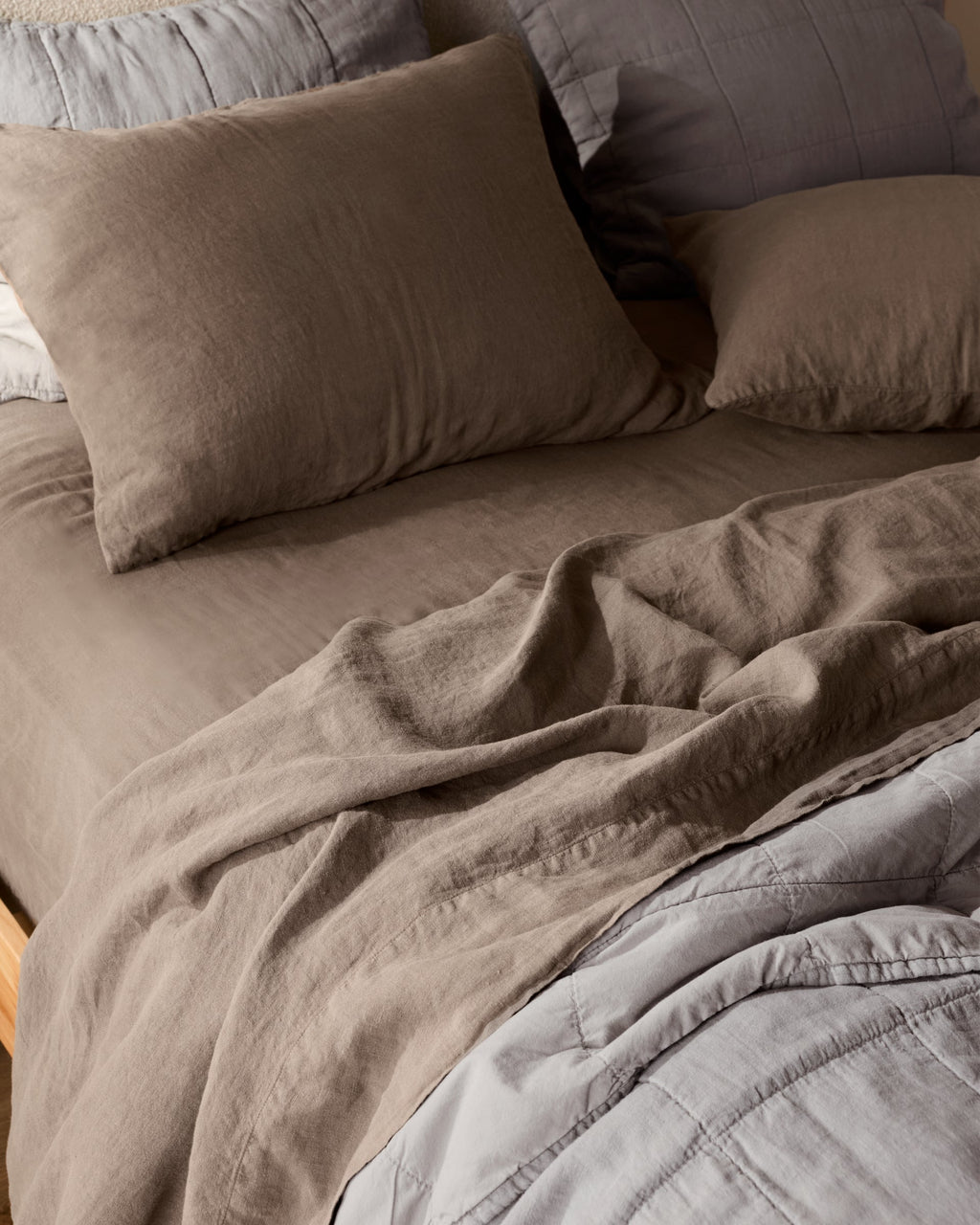 Linen Fitted Sheet (Warm Grey) - Image 2