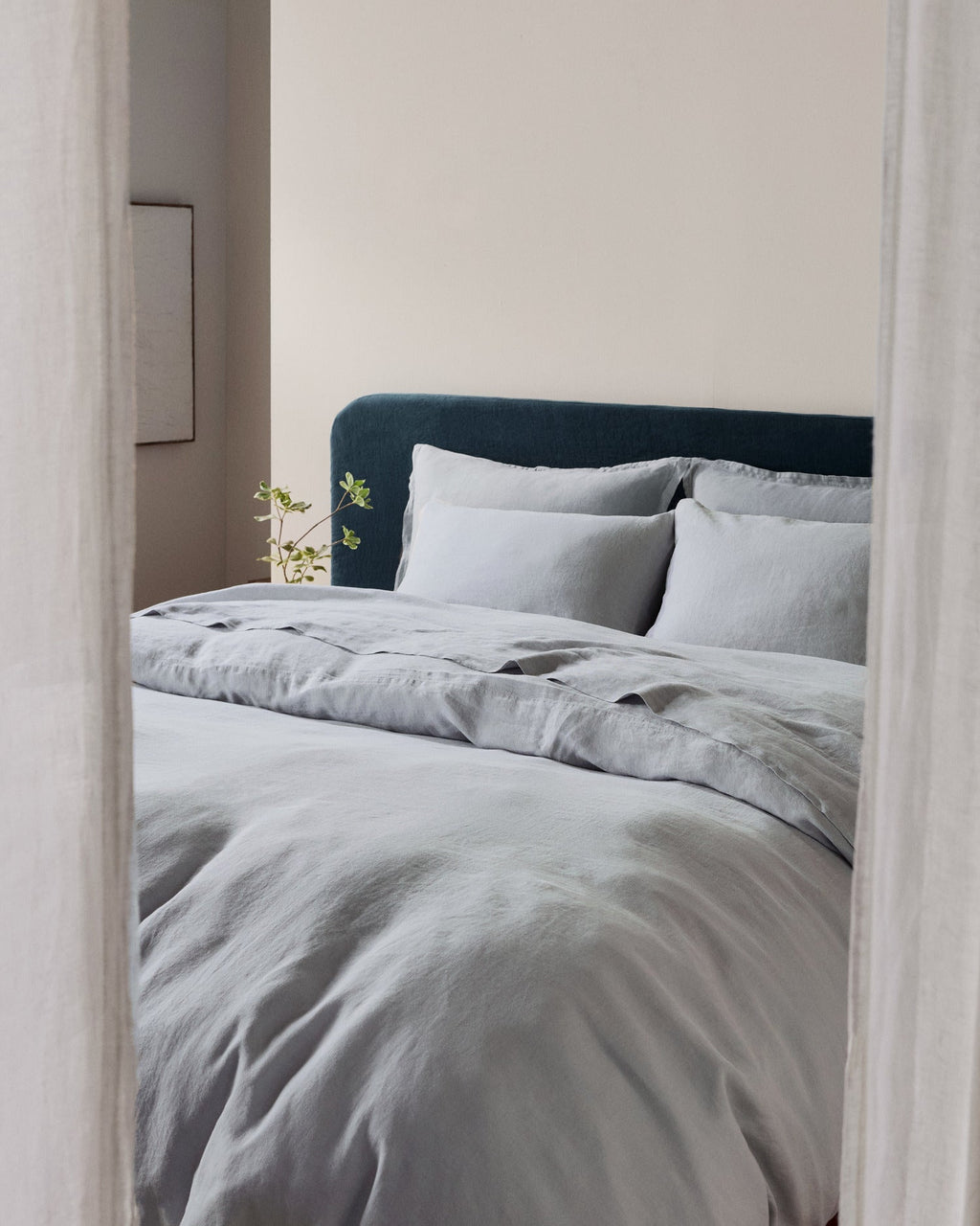 Linen Fitted Sheet (Sky) - Image 4
