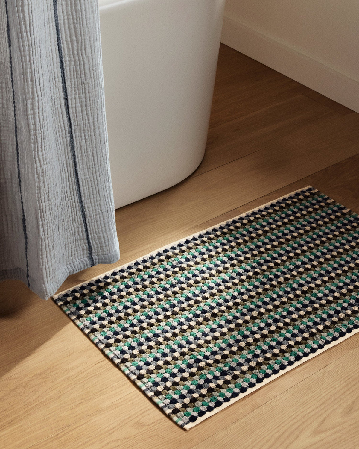 Organic Mosaic Tub Mat (Sea) - Image 2