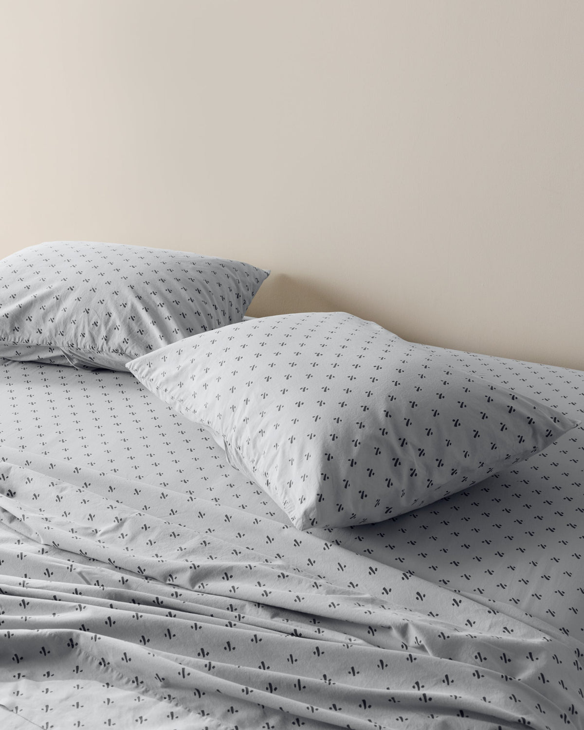Overdyed Vintage Print Fitted Sheet (Sky) - Image 2