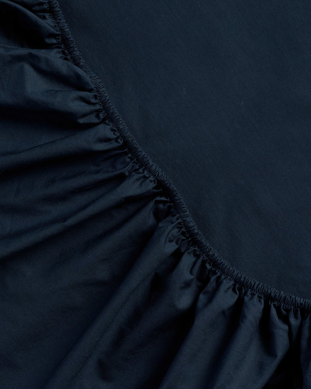 Percale Fitted Sheet (Ink) - Image 3