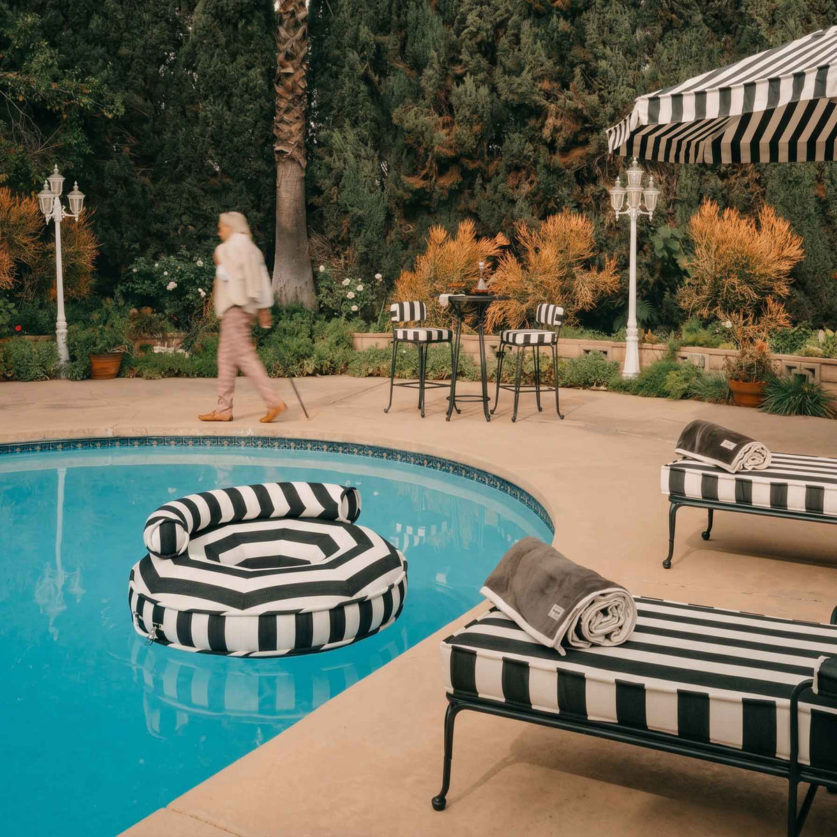The Canvas Pool Ring - Image 2